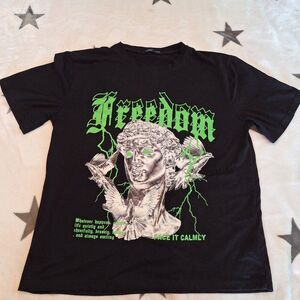 ROMWE T-Shirt Size Small Oversized‎ BLACK Tee GREEN Graphic Print Freedom Shirt